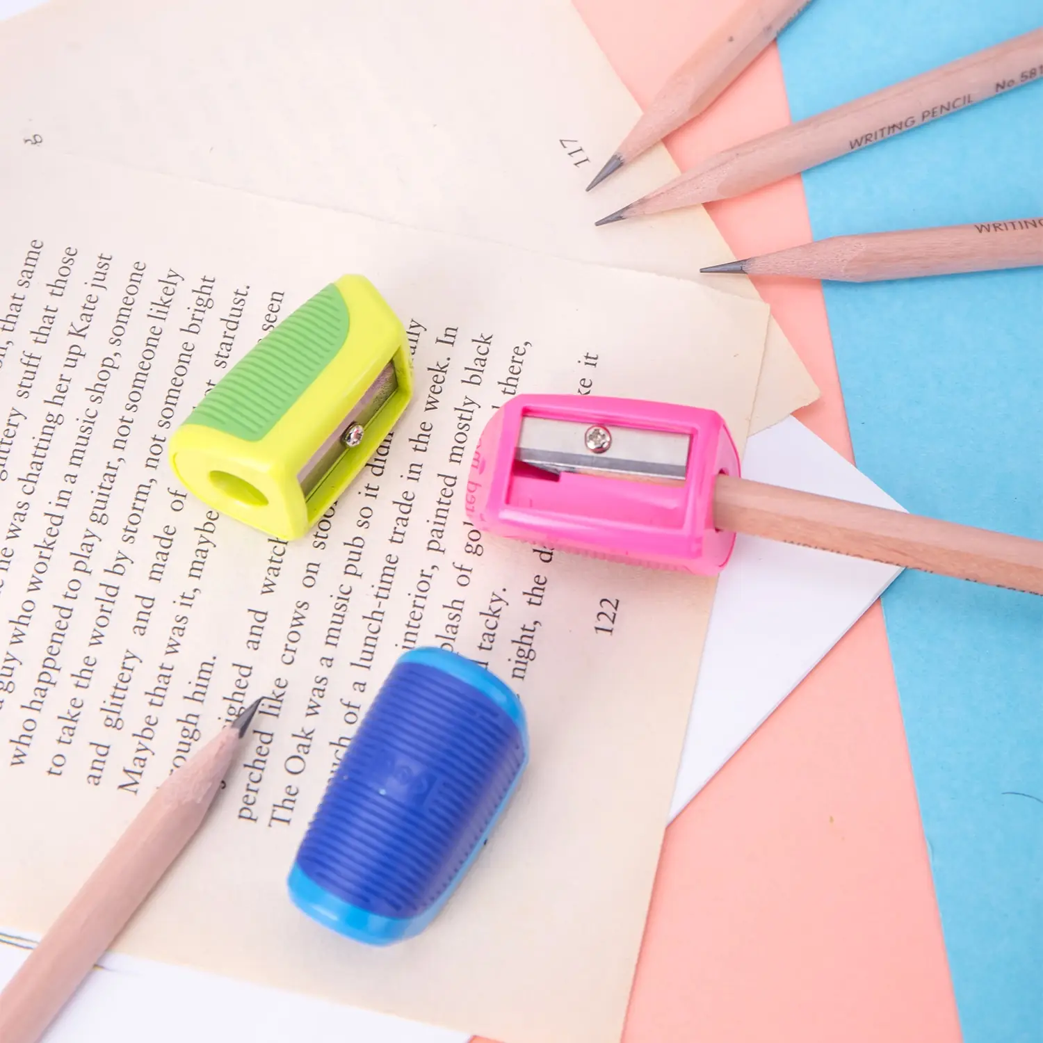 Sacapuntas Neon con recipiente y Grip - Imagen 5